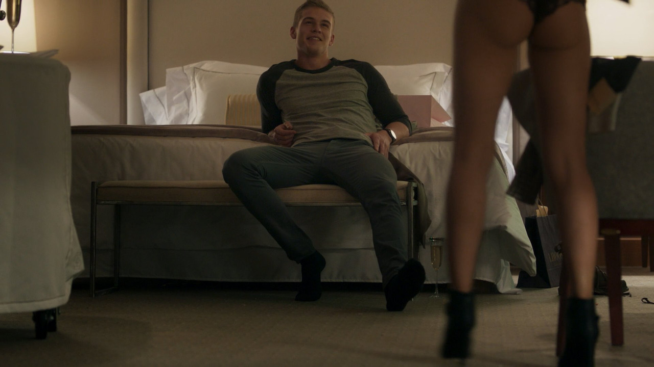 Diablo.Guardian.S01E02.1080p.AMZN.mkv_snapshot_05.51_[2021.07.28_15.14.22]