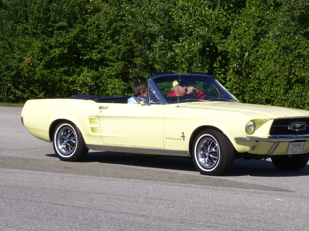 Montréal Mustang: 40 ans et + d’activités! (Photos-Vidéos,etc...) - Page 20 Mustang-Jaune-1967-Sanair-2006