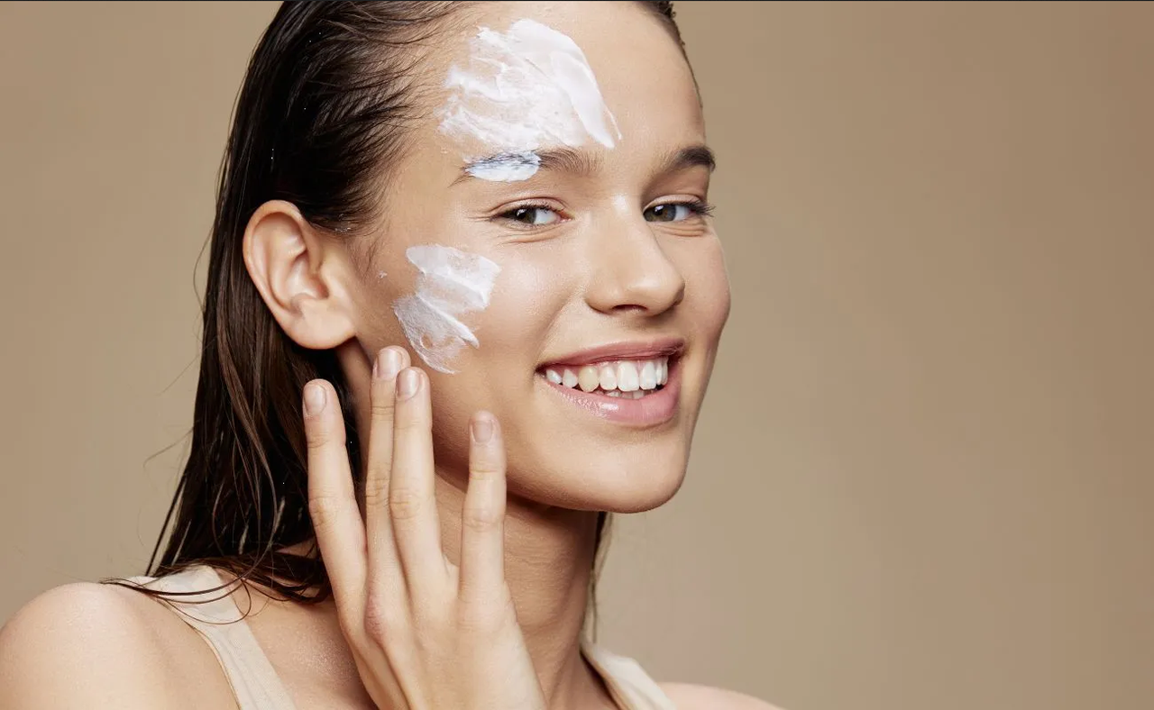 Así puedes hacer tu propia crema aclaradora para la piel y eliminar manchas