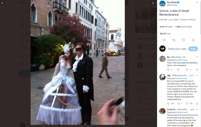 Elon Musk turut membagikan foto kebersamaannya dengan mantan istri, Talulah Riley, di Italia.