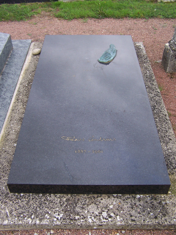 Le-Tremblay-sur-Mauldre-Tombe-Cendrars