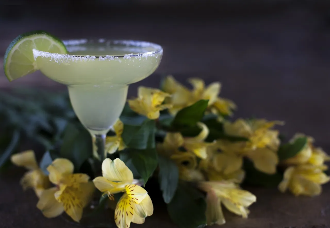 Esta es la receta para preparar una margarita de limón ¡Delicioso cóctel!