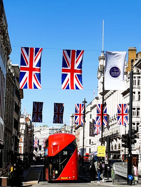 Escapada a Londres por la Exposición de Rafael (2022) - Blogs de Reino Unido - Exposición de Rafael y Musicales: Regreso al futuro y Los Miserables (4)