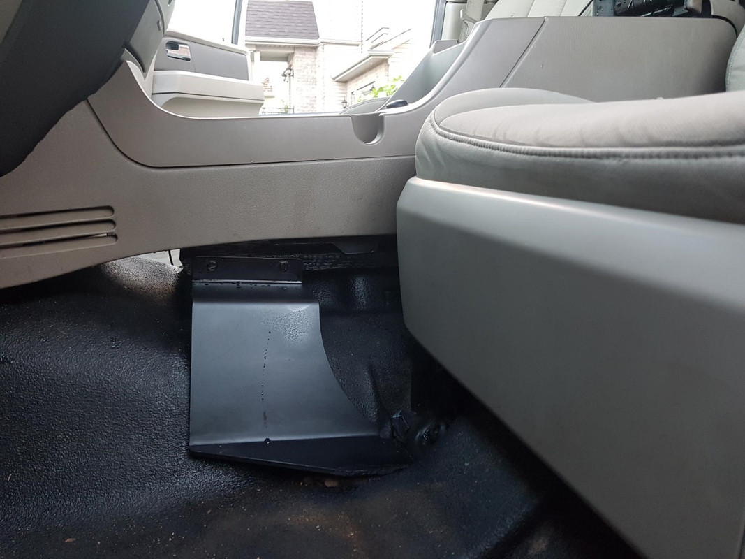 Center console install in a 2014 Expedition SSV (warning pic heavy