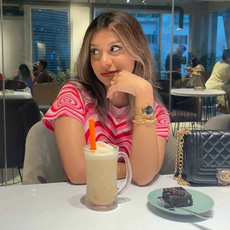 photo 6327704145749985518 y