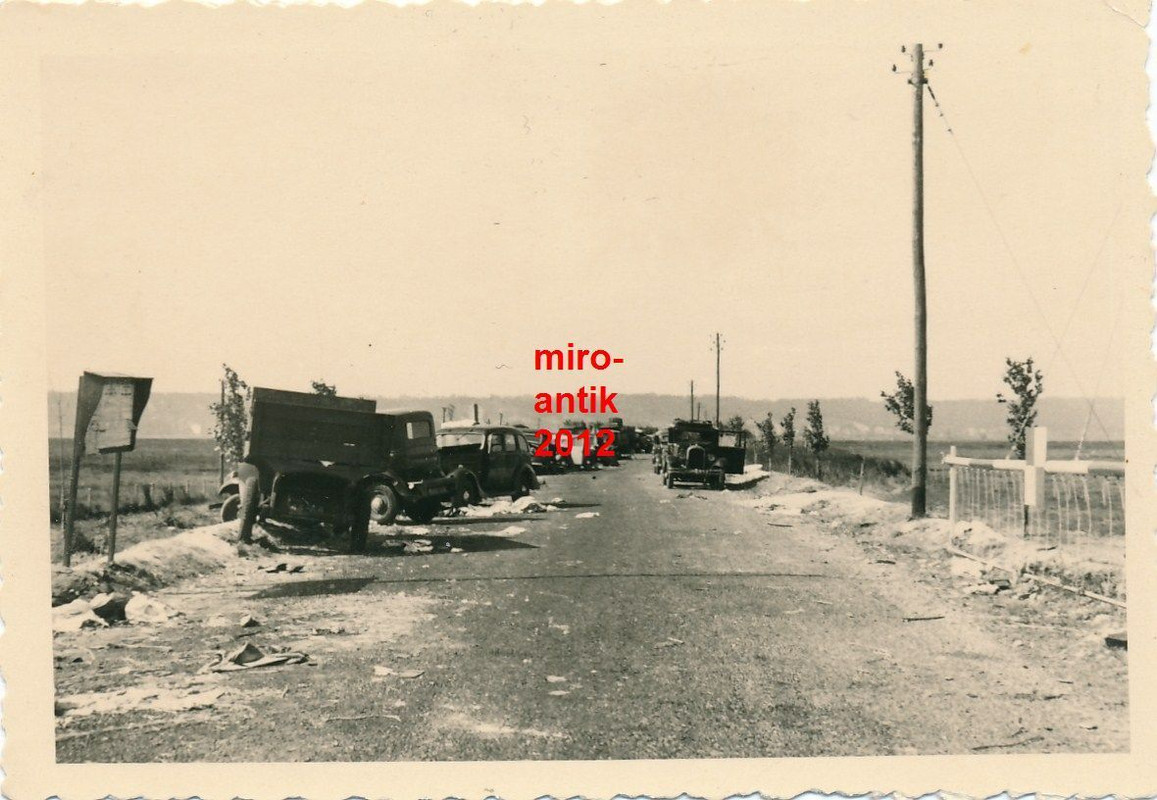 Wehrmacht, zerstörte Fahrzeuge, Vormarsch, Frank