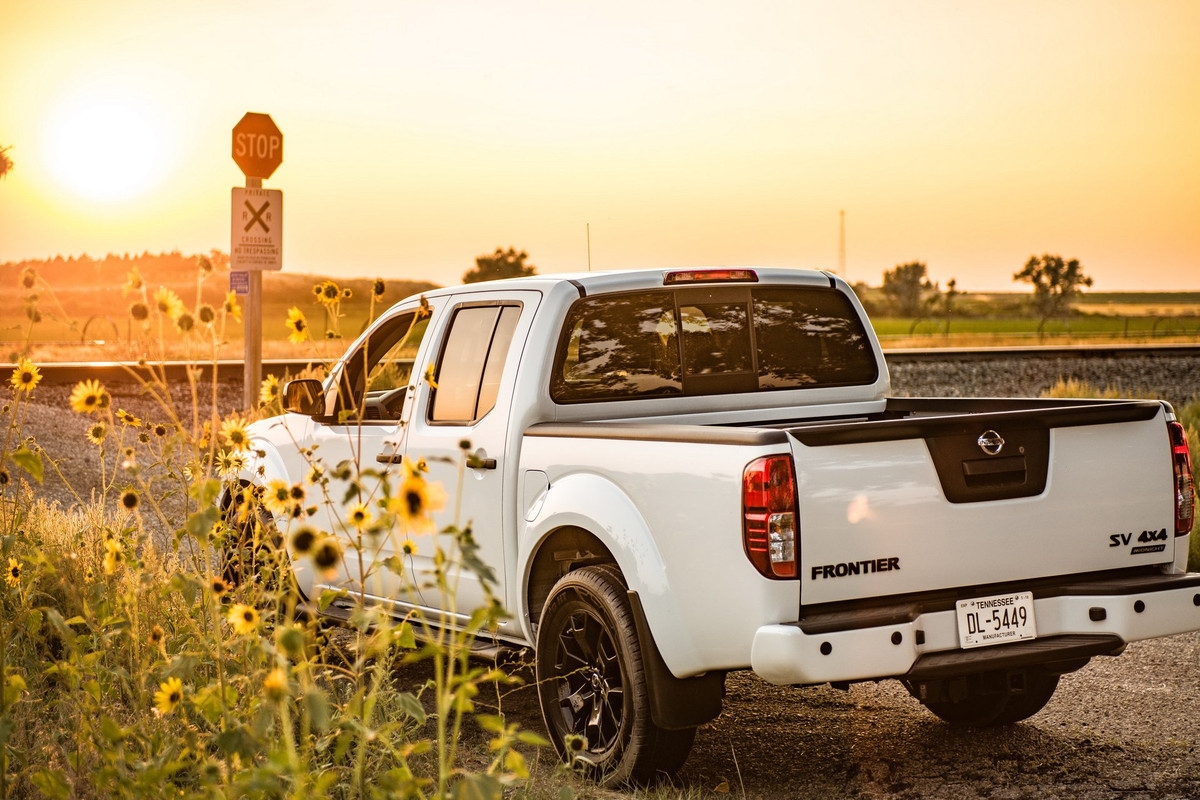 2019 Nissan Frontier (2)