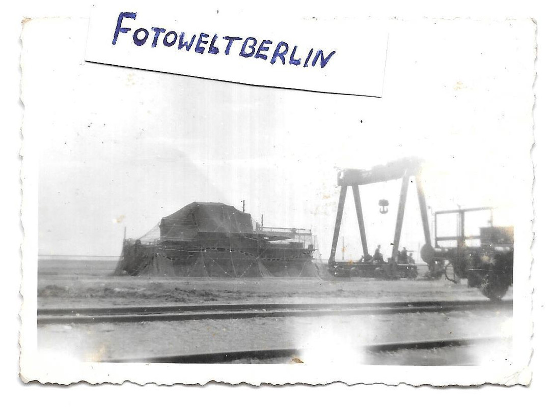 Foto 1943 Krim 60 cm MÖRSER THOR Schw .Art .Abt .830 mit Ladekra