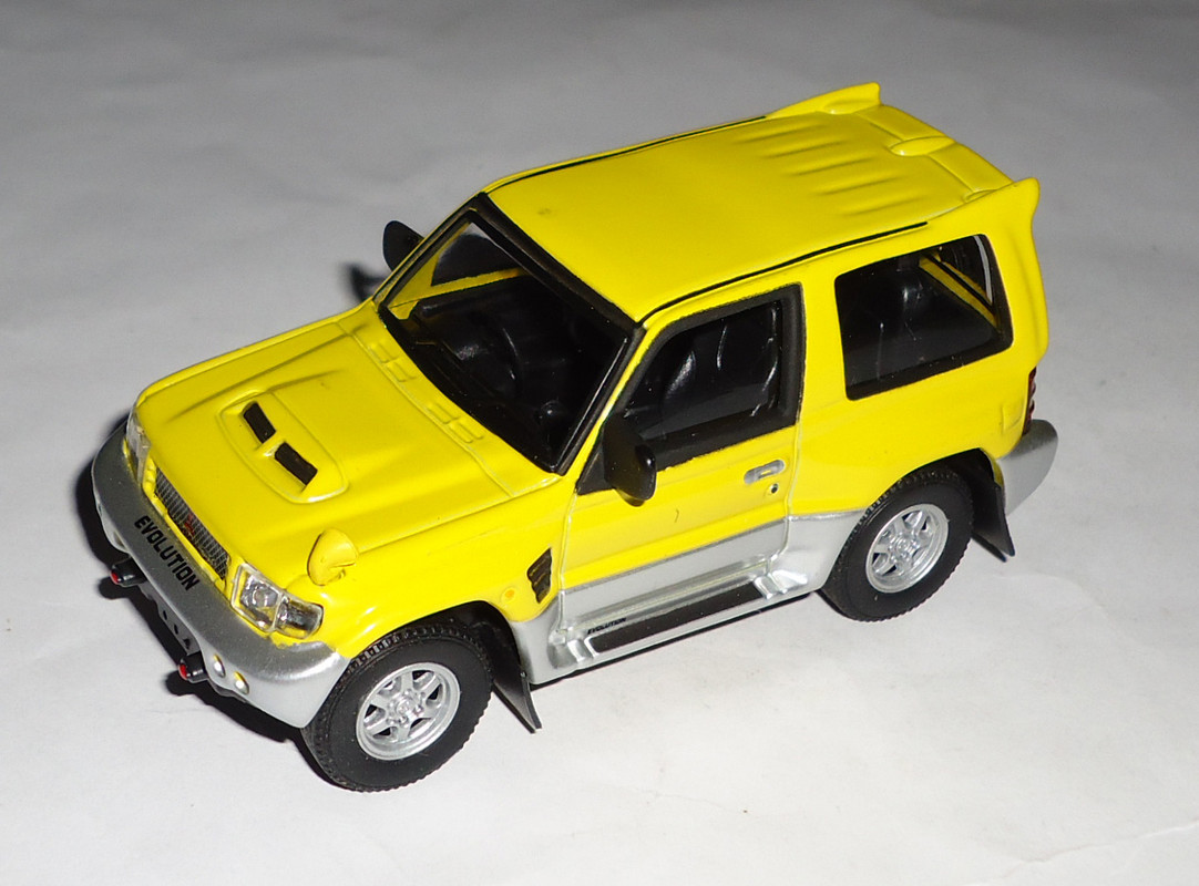 Mitsubishi-Pajero EVO