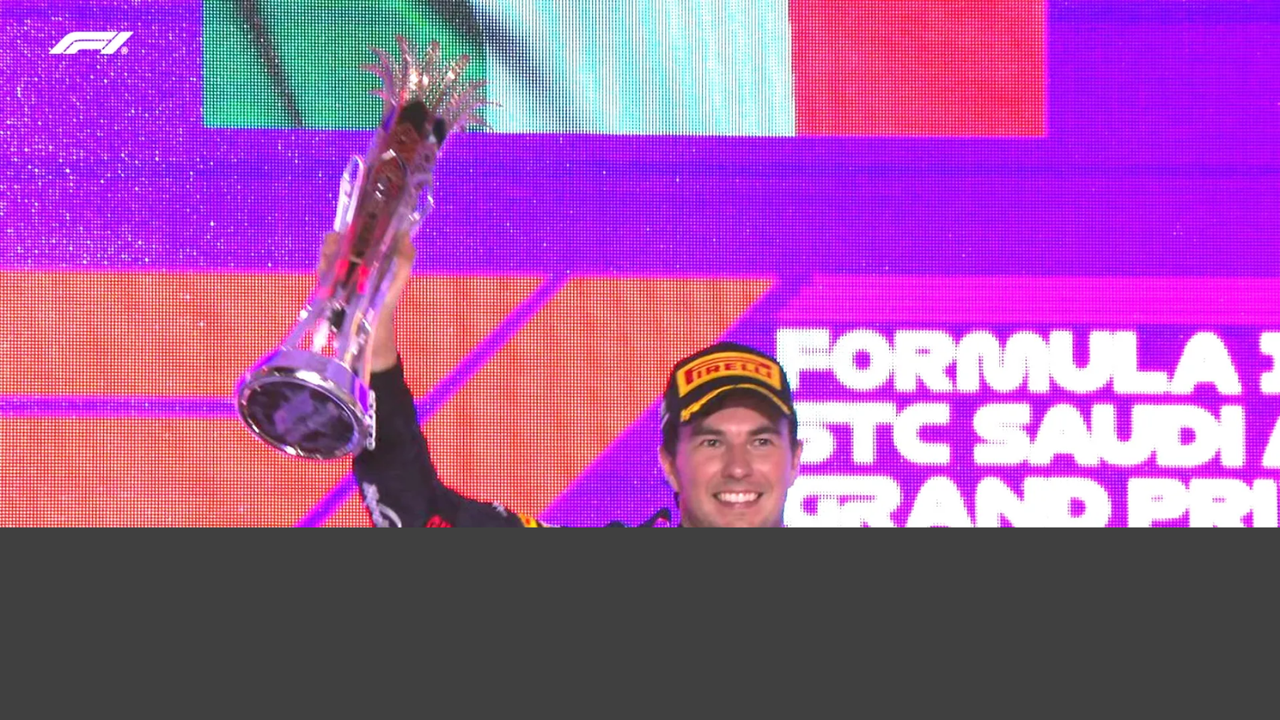'Checo' Pérez gana el GP de F1 en Arabia Saudita y Max Verstappen queda segundo