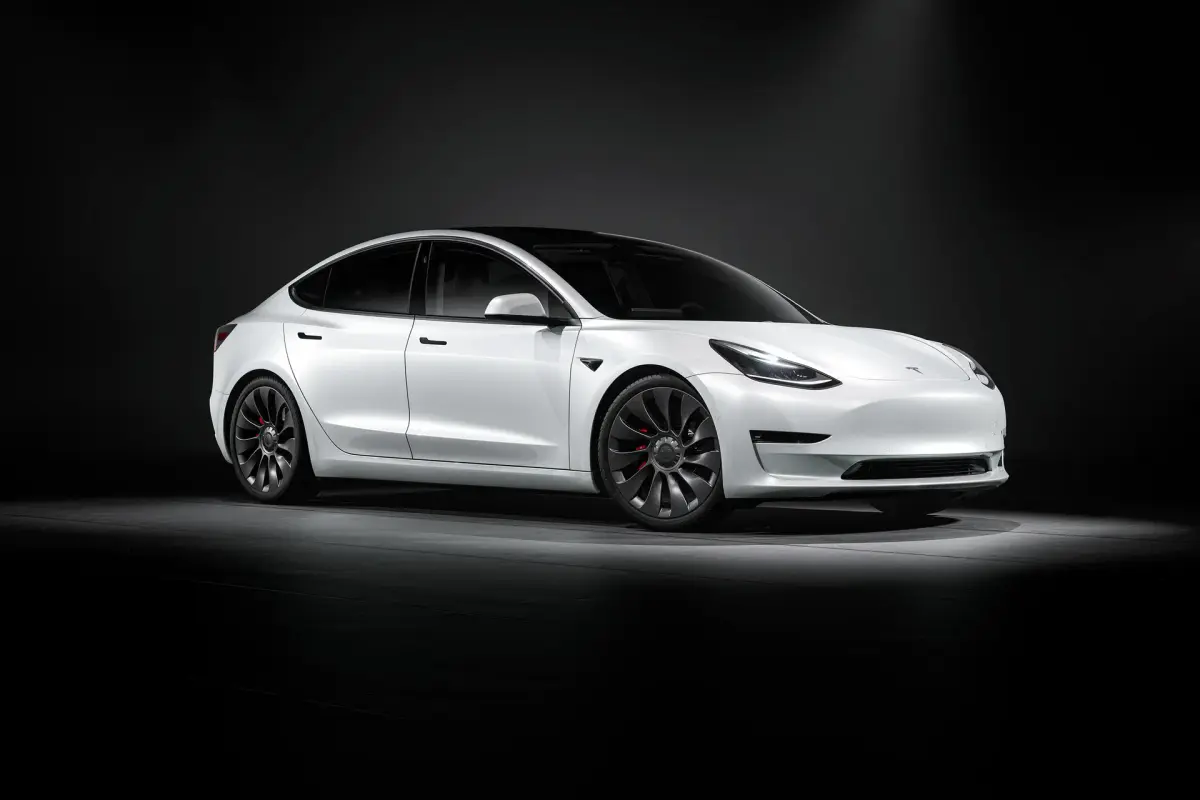 Tesla-Model3.webp