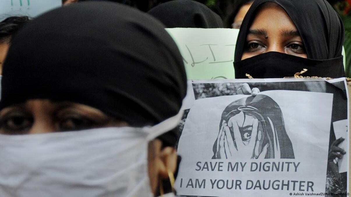 Muerte de mujer incendiada genera indignación en India