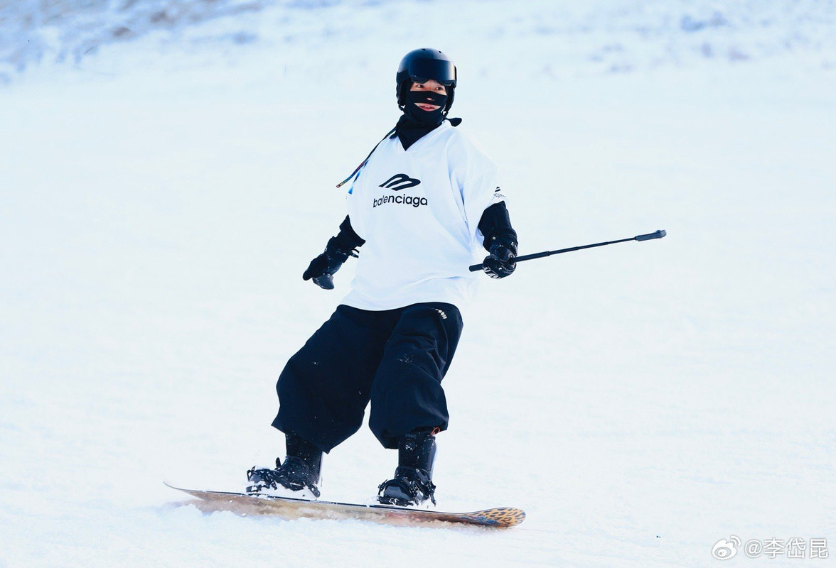 53035261ly1hvqi724dlxj21840u0whm.jpg