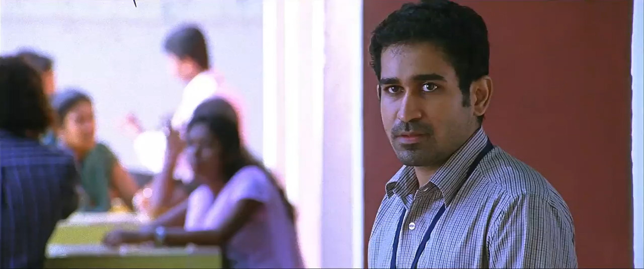 Naan 2012 WebRip [Tamil] 480p 720p ESub Screenshot