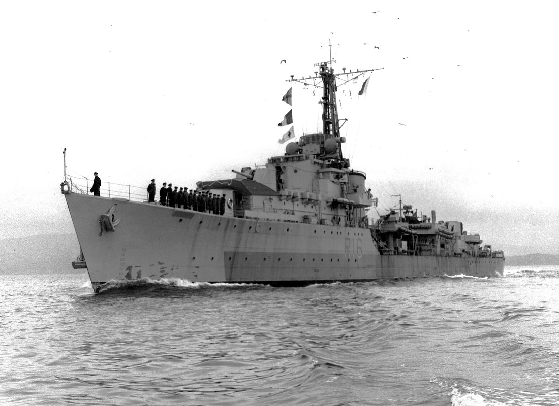 HMCS Crescent (R.16)-1