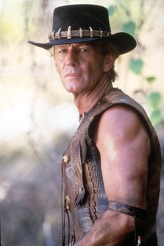 bc6853e7b0618f2d7ac98064612c6895--paul-hogan-crocodile-dundee