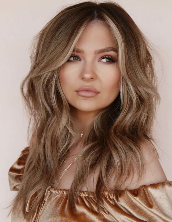 Sandy beige blonde wavy balayage