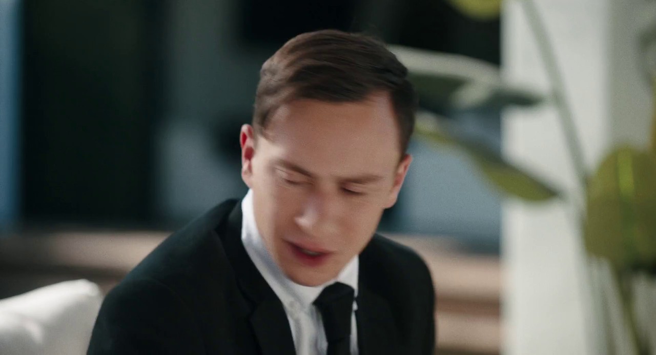 Running-on-Empty-2024-AMZN-WEBRip-English-1080p-x264-AVC-DD-5-1-MSub-mkv-0005