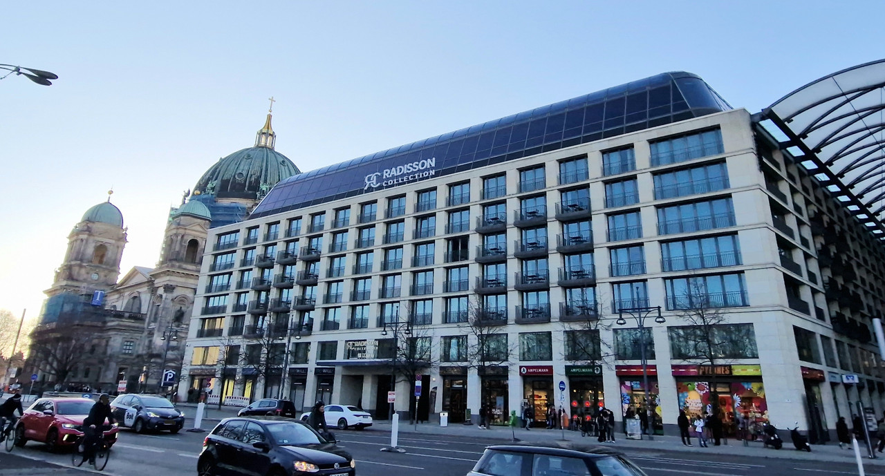 Radisson1.jpg