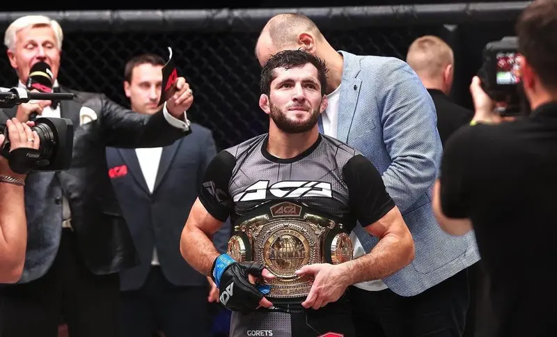 Той е непобеден и мачка наред в АCA, но UFC не го искат