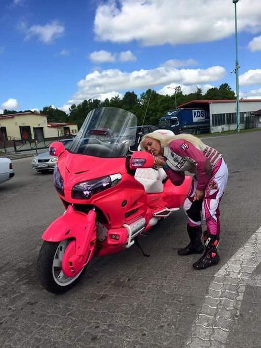 GoldWing.jpg