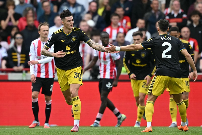 mu-vs-sunderland-phong-do