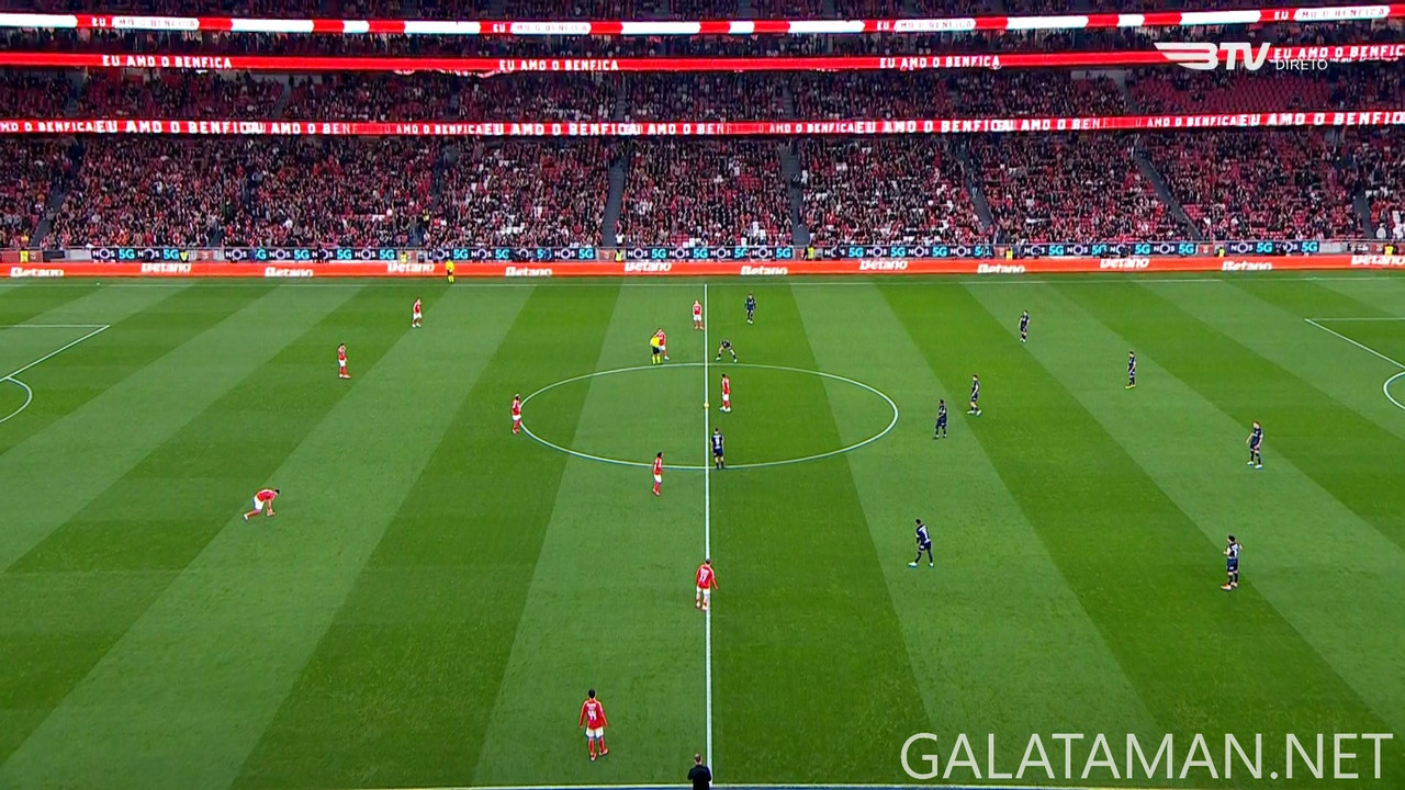 01-17_20-45-01_Benfica TV 1 HD PT_Benfica vs Famalicão.ts_snapshot_00.32.10.108