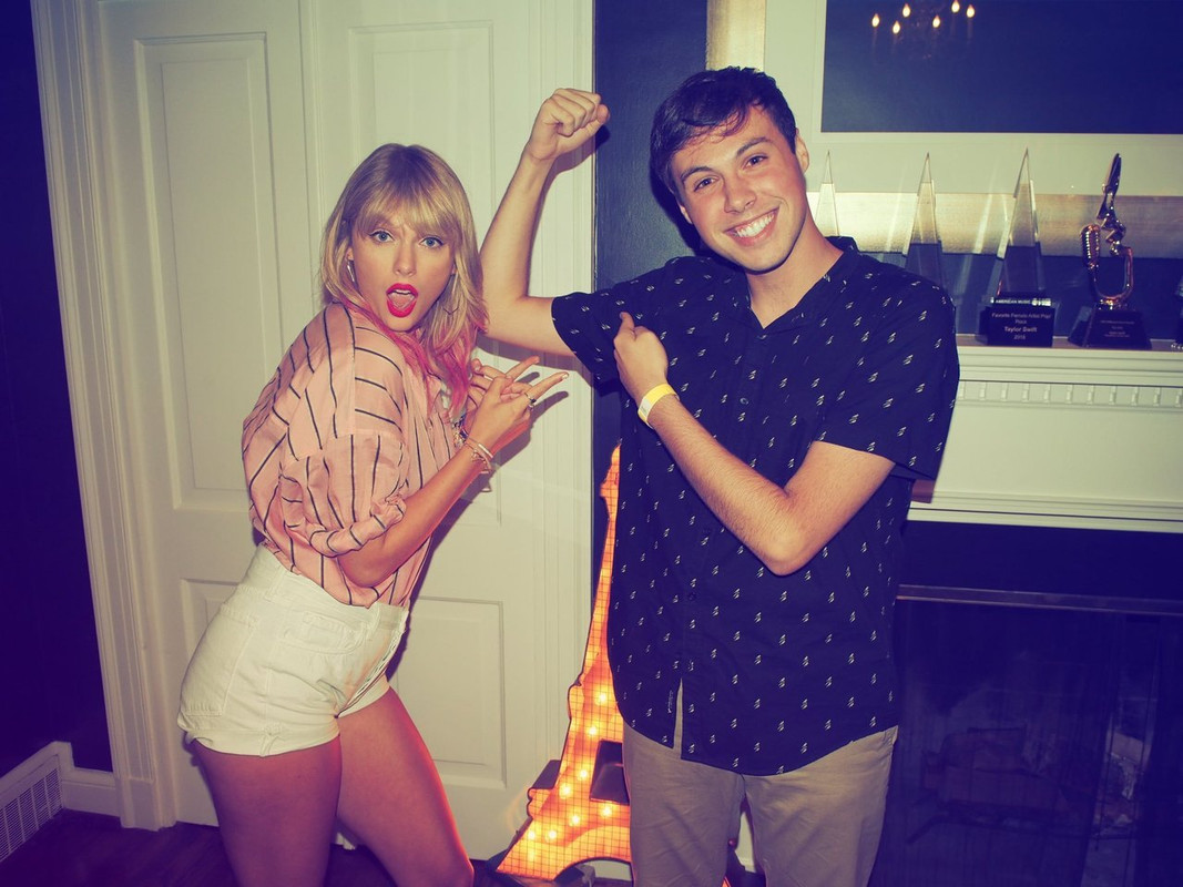 taylor-swift-lover-secret-sessions-with-fans-in-nashville-080419