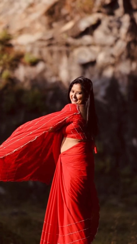 anisha sexy navel in red saree mp4 snapshot 00 25 479