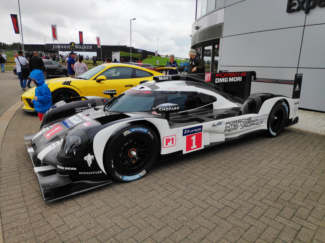 Porsche LMP1 car