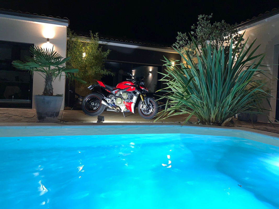 039B6EB9-0F24-4A08-99DB-3AA321A13C8B