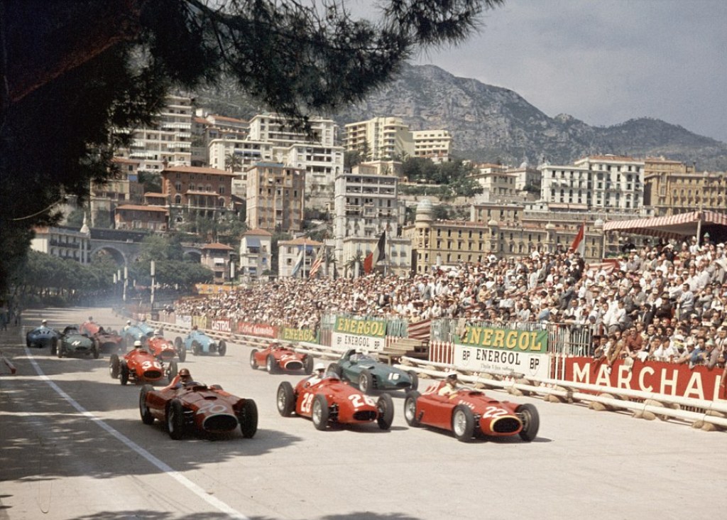 28B0499100000578-3082053-image-a-28_143164022391