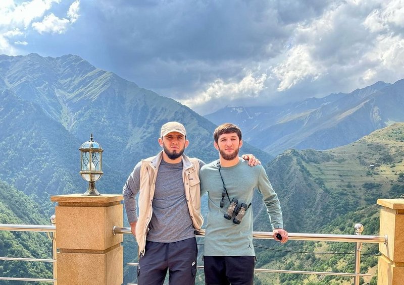 Ислам Махачев: Майка ми не иска да се бия