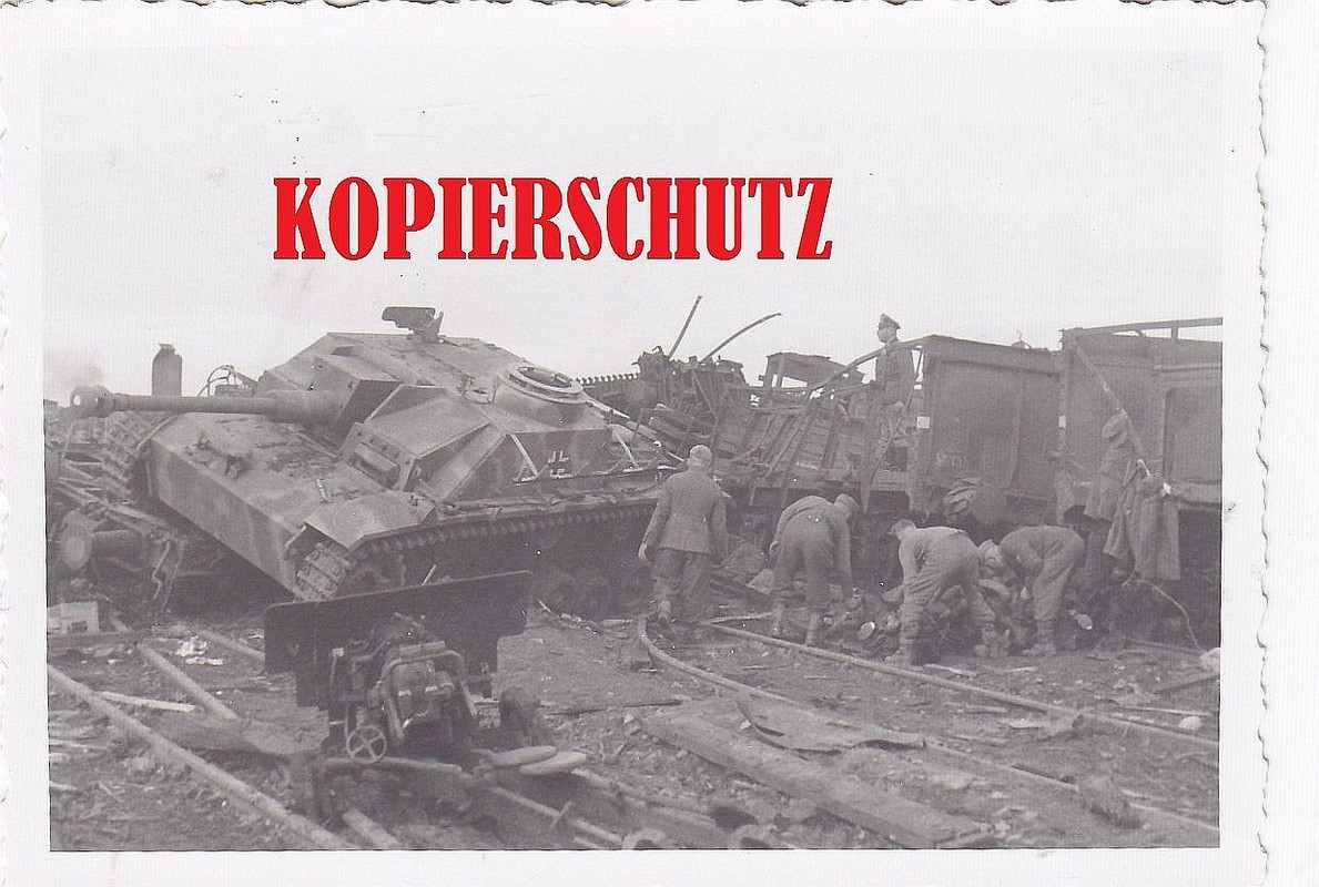 Sturmgeschütz STUG III Langrohr 1944 Bahnhof Ort