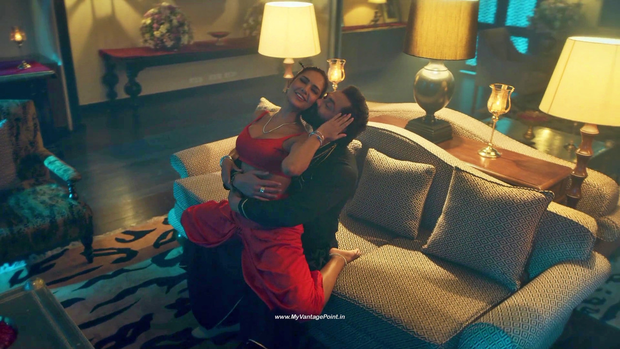 69Esha Gupta Hot in Aashram Web Series