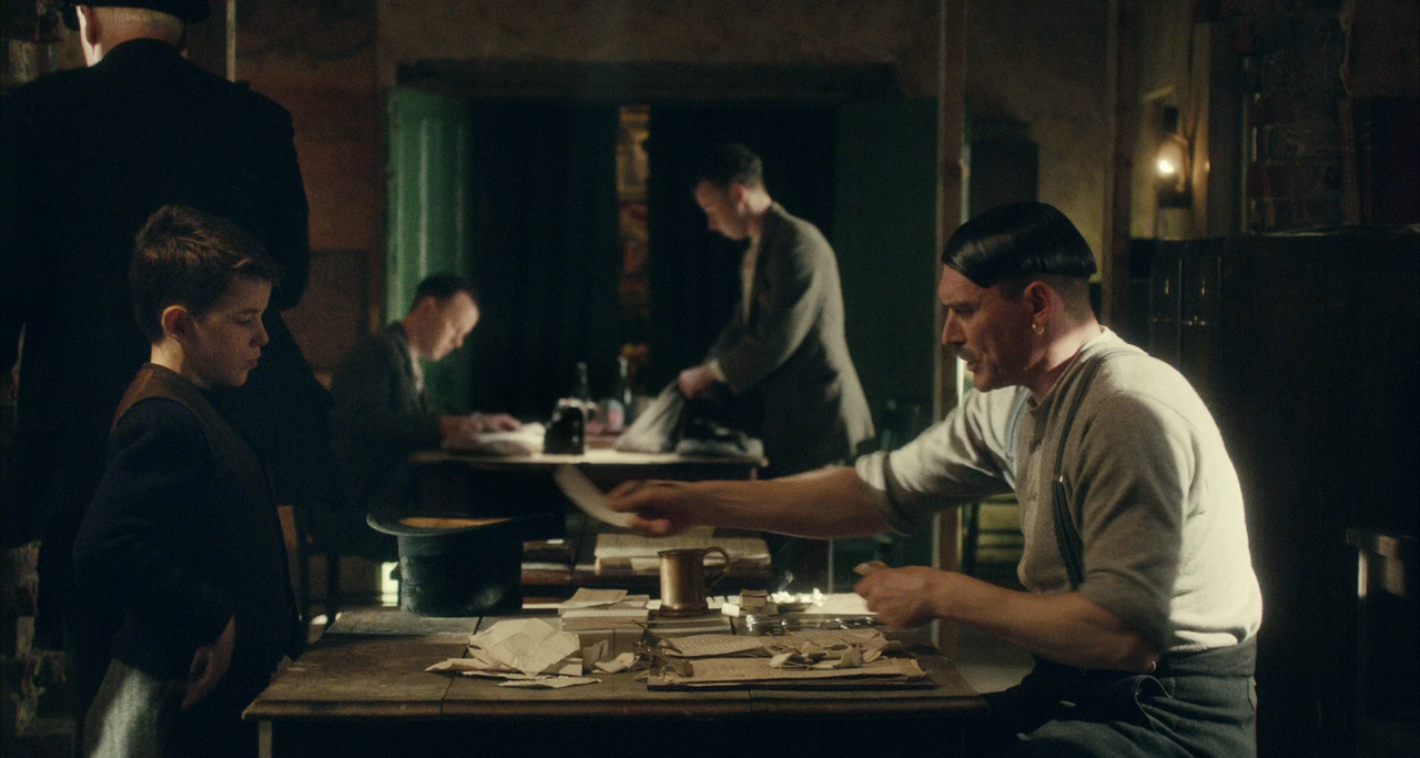 Peaky.Blinders.S01E04.Episode.#1.4.1080i.DTS-HD.MA.2.0.AVC.REMUX-FraMeSToR[SS]6