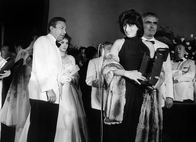 "Tutto su Anna": la biografia della Magnani a 50 anni dalla scomparsa "Tutto su Anna": la biografia della Magnani a 50 anni dalla scomparsa