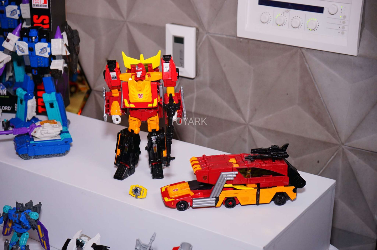 SDCC-2017-Hasbro-Transformers-Thurs-076