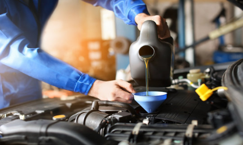 What Engine Oil Do I Use for My Car? Let’s Find Out From Expert Mechanics Car-oil-changing