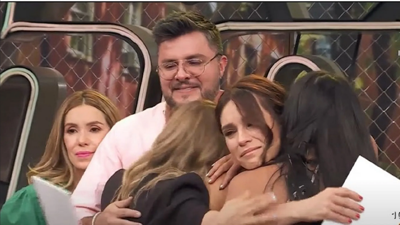 Conductores de Hoy rompen en llanto y conmueven al público por esta razón