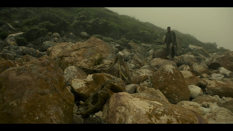 Raised.By.Wolves.S02E01.The.Collective.WEBMux.ITA.ENG.AAC.Multisub.x264-BlackBit[screenshot 6]