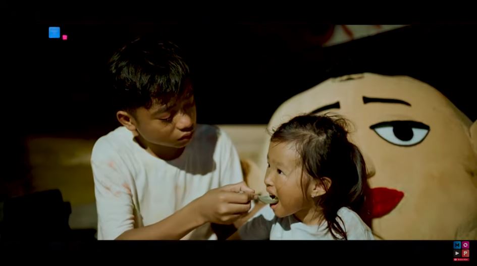 Betrand Peto dan Thalia dalam video clip