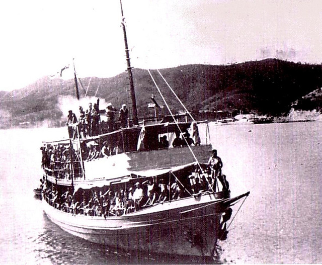 El Laurabada llega a Port Moresby, con los supervivientes de Rábual rescatados por J.Keith McCarthy El Laurabada llega a Port Moresby, con los supervivientes de Rábual rescatados por J.Keith McCarthy