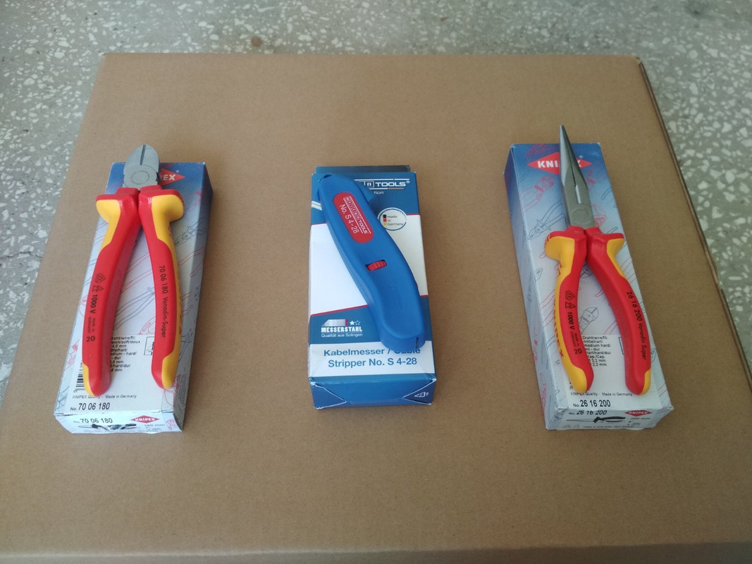 F6B33EDC-3A21-45DE-9CBA-F00A54D425AF