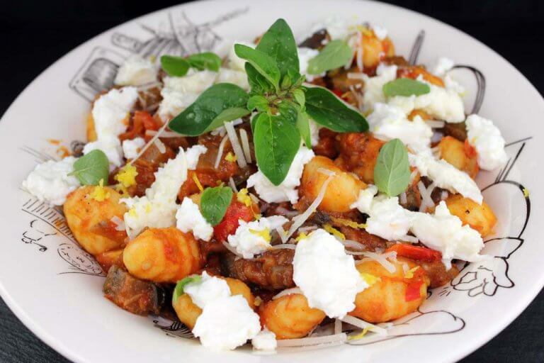Selbstgemachte Gnocchi mit Auberginen-Sugo Selbstgemachte Gnocchi mit Auberginen-Sugo