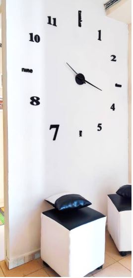 Sala de estar vista 2 en Terrazas de Bayona con decoración cubana