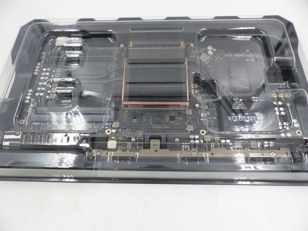 APPLE 820-00967-A IMAC PRO 27 A1862 LOGIC BOARD FOR 3.2GHZ WITH VEGA 56