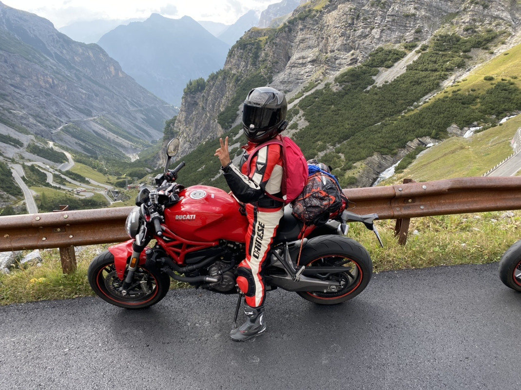 7B693583-870C-427A-8069-9DBC24A82571