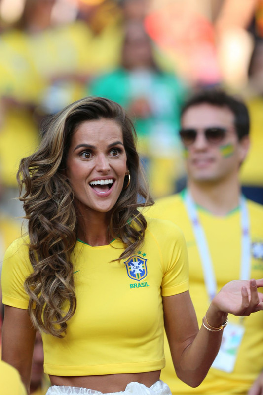 izabel-goulart-at-serbia-vs-brazil-game-in-moscow-06-27-2018-1