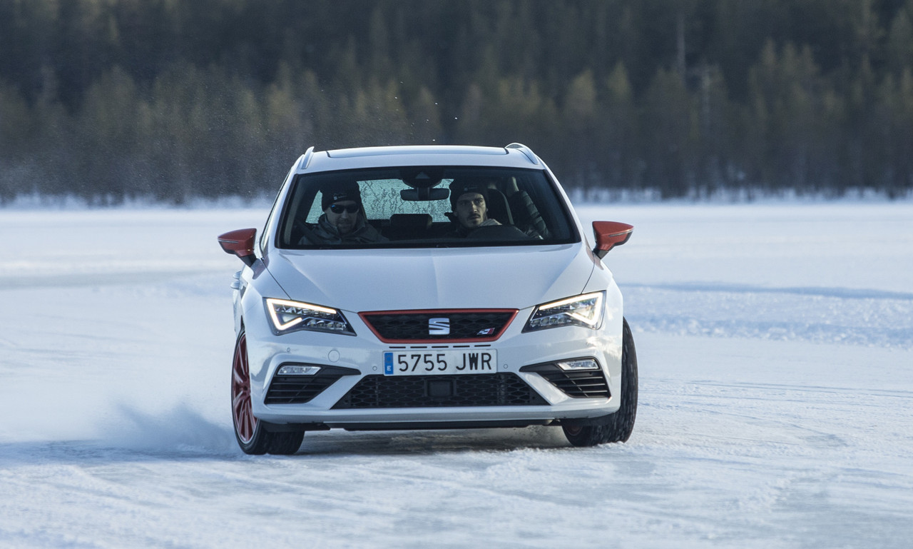 Seat-leon-ST-Cupra-traverso-2